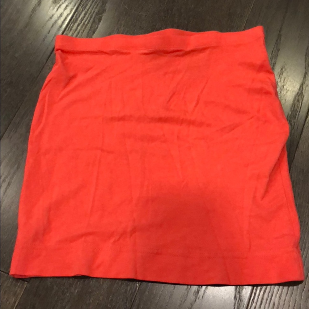 H&M pink skirt